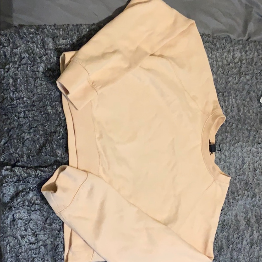Crop sweatshirts